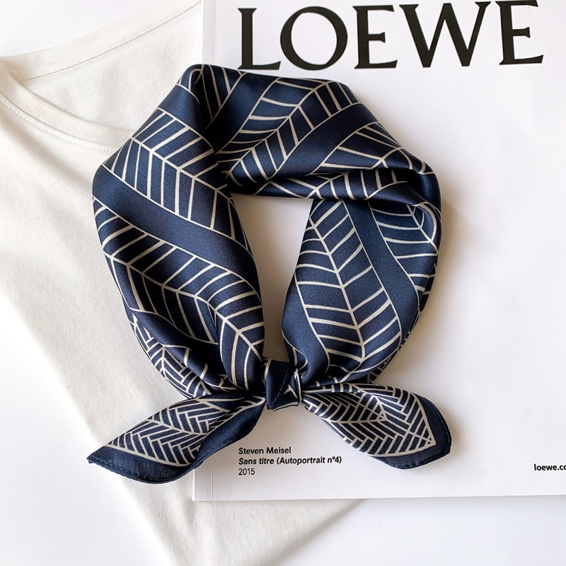 100% Silk Indian Pattern Square Woman | La Parisienne