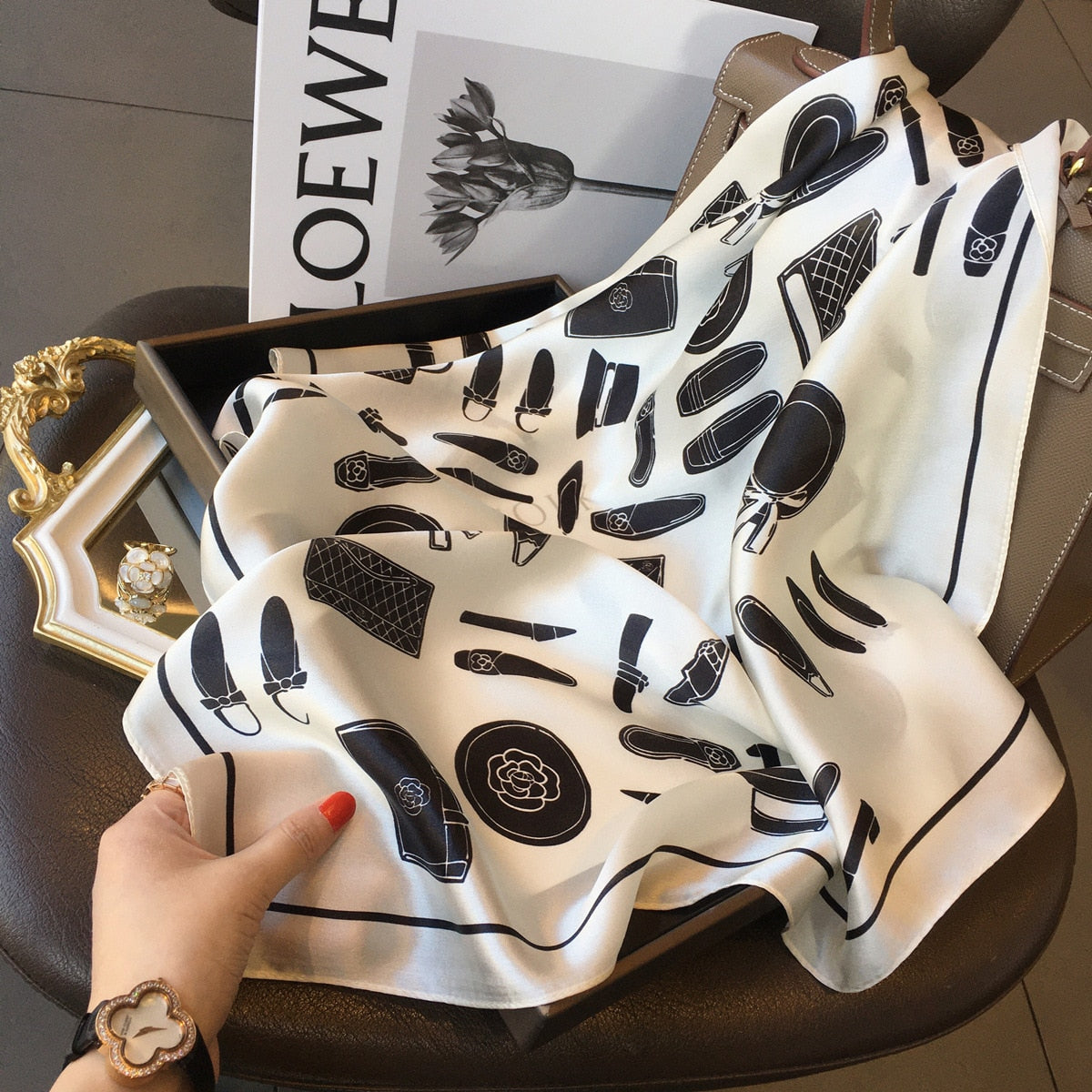 100% Silk Square Modern Decoration Women | La Parisienne