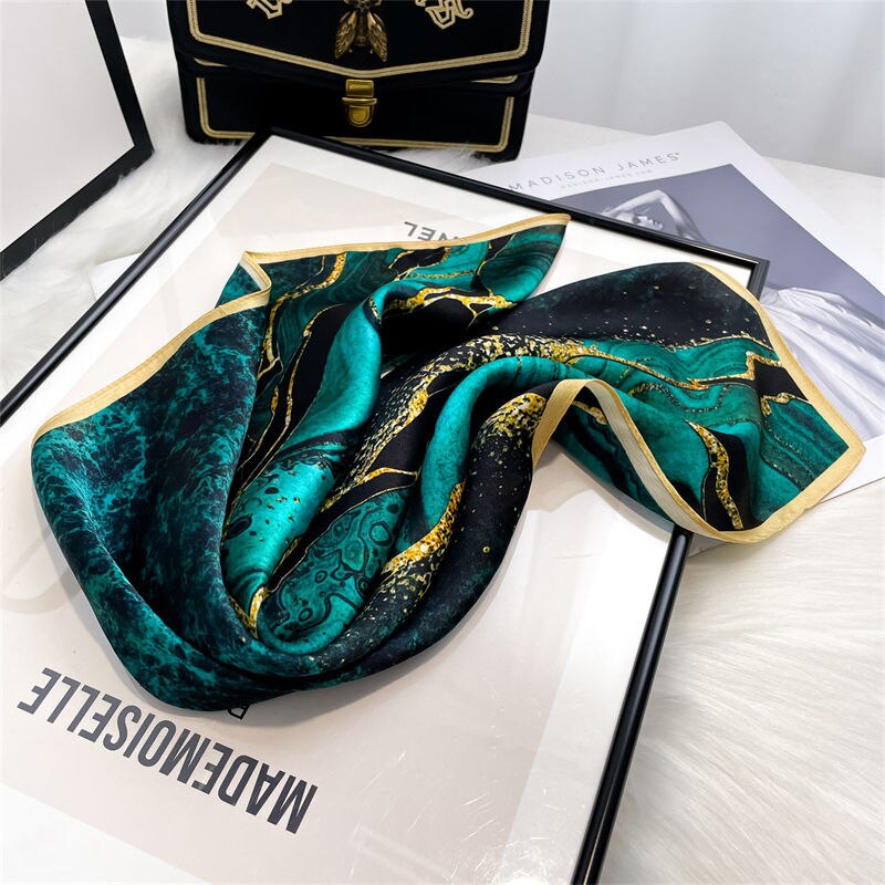 100% Silk Square Original and Unique Woman | La Parisienne