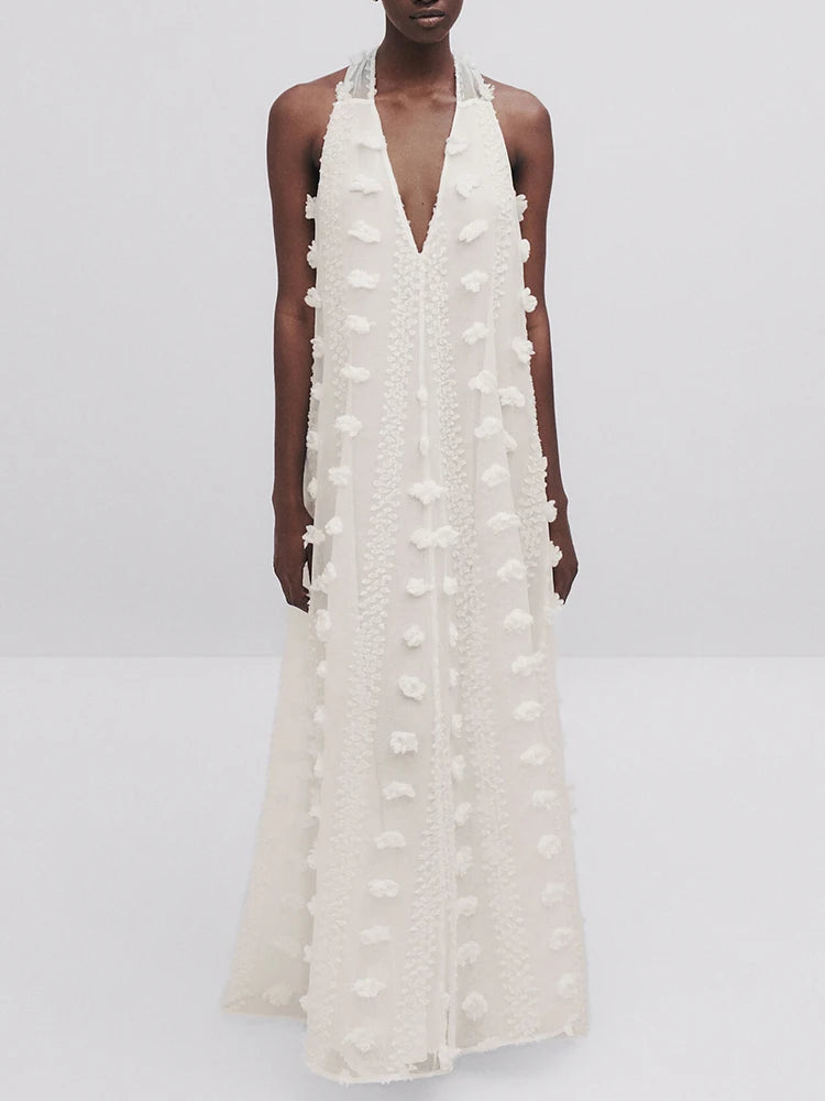 Elegant long dress with embroidery | La Parisienne