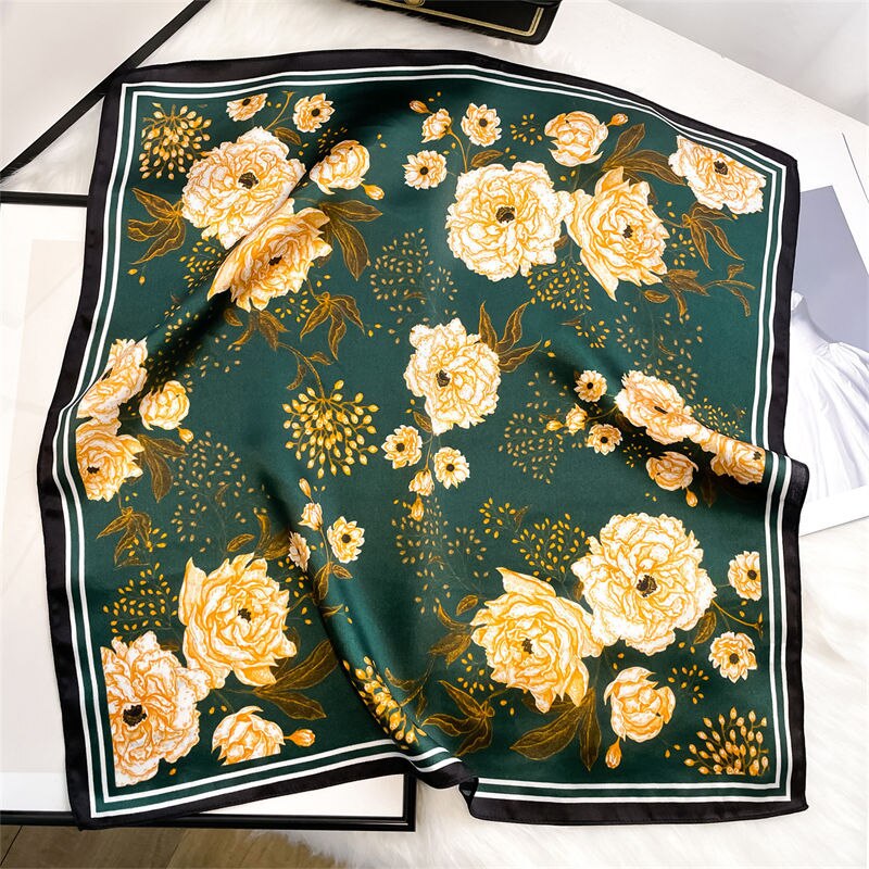 Carré 100% Soie Décoration Fleur Blanche Femme | La Parisienne