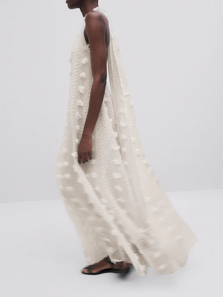 Elegant long dress with embroidery | La Parisienne