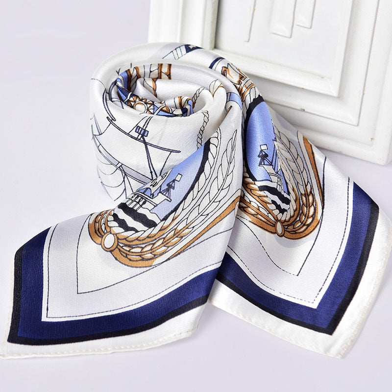 Square Silk Scarf Distinguished | La Parisienne
