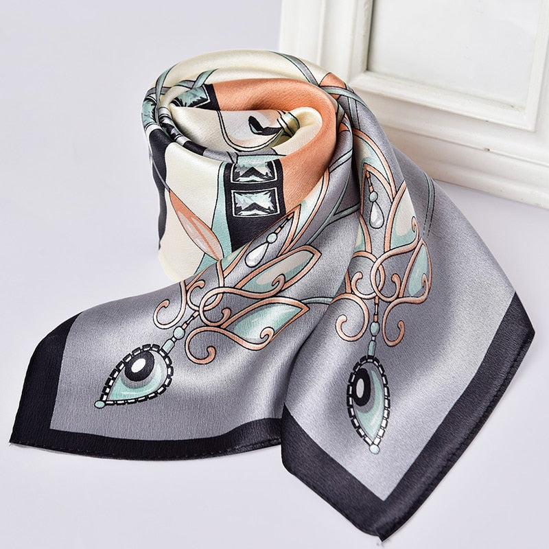 Square Silk Scarf Distinguished | La Parisienne