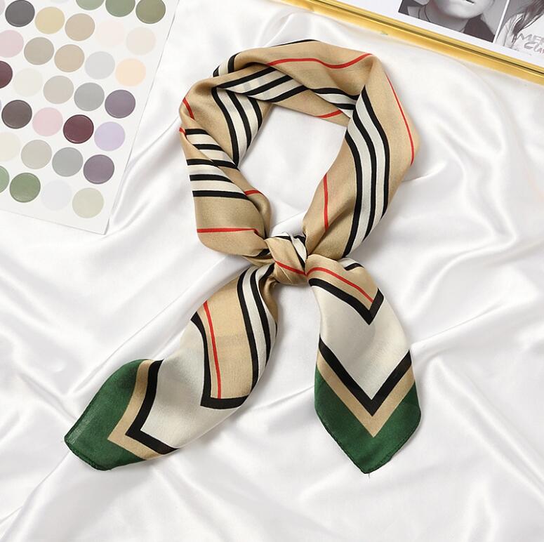 Sophisticated Square Scarf Woman | La Parisienne