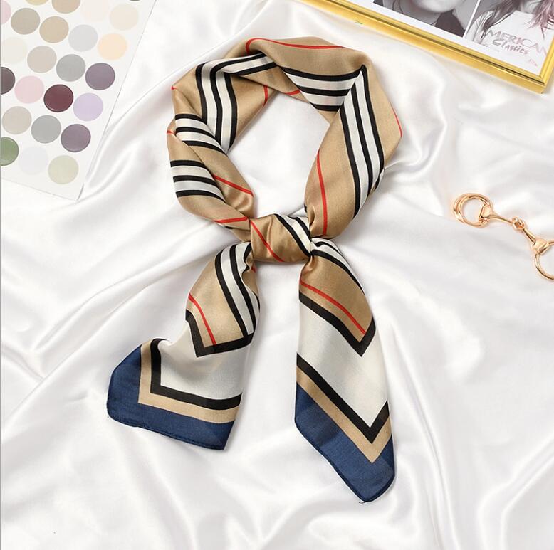 Sophisticated Square Scarf Woman | La Parisienne