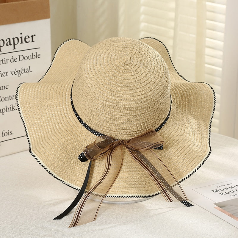Women's Wavy Straw Hat with Bow | | Chapeau de Paille Ondulé à nœud La Parisienne