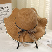 Women's Wavy Straw Hat with Bow | | Chapeau de Paille Ondulé à nœud La Parisienne