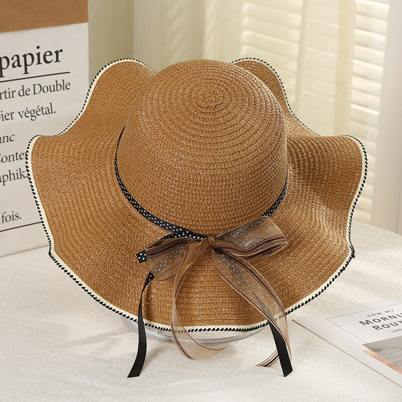 Women's Wavy Straw Hat with Bow | | Chapeau de Paille Ondulé à nœud La Parisienne