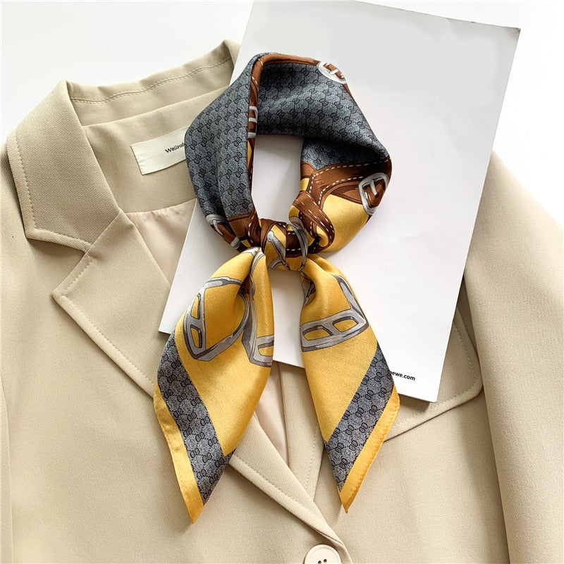 100% silk square chic woman | La Parisienne
