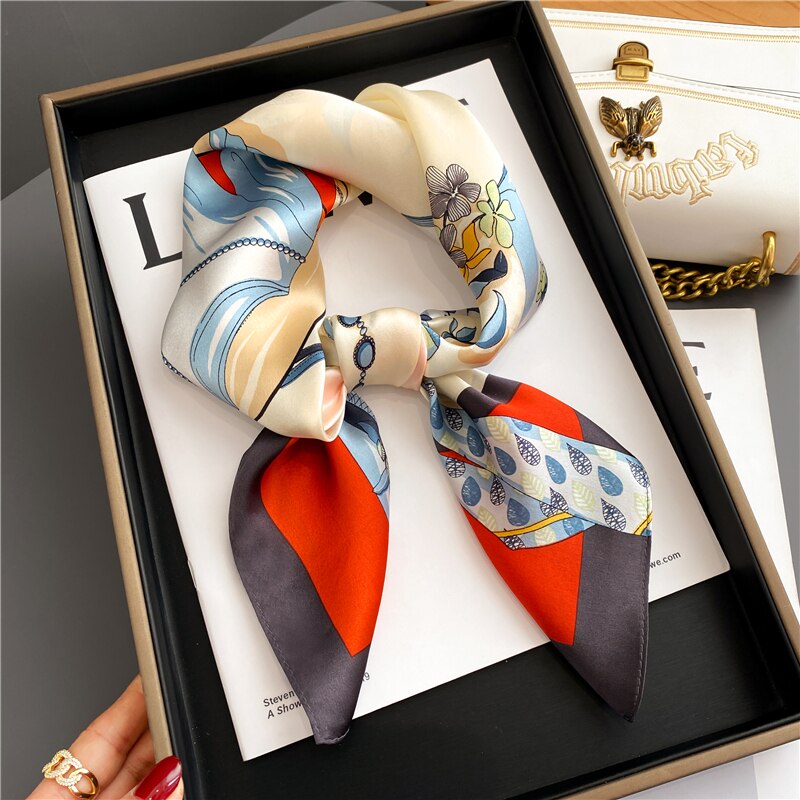 100% Silk Square Chic Women Flower Pattern | La Parisienne