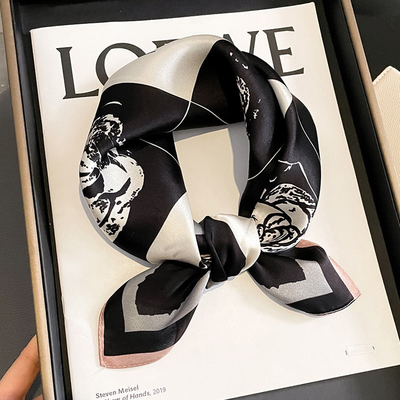 100% silk scarf decoration chic woman | La Parisienne