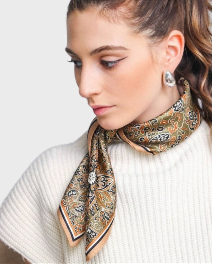 100% Silk Square Green Chic Ornament for Women | La Parisienne