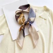 Carré de Soie Scarf Blue Flower | La Parisienne